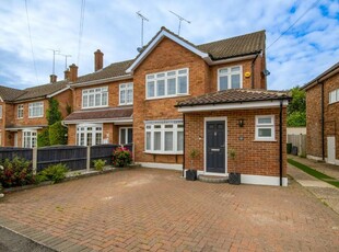 3 bedroom semi-detached house for sale in Chelmer Drive, Hutton, Brentwood, Essex, CM13