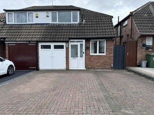 3 bedroom semi-detached house for sale in Meriden Rise, Solihull, B92 9BS, B92