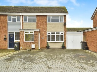 3 bedroom semi-detached house for sale in Poltondale - Covingham, Swindon, SN3