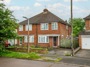 3 bedroom semi-detached house for sale in Pondfield Crescent, St. Albans, Hertfordshire, AL4