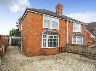 3 bedroom semi-detached house for sale in Swindon Road, Stratton, Swindon, SN3