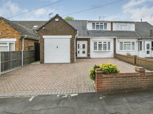 3 bedroom semi-detached house for sale in The Meads, Bricket Wood, St. Albans, AL2