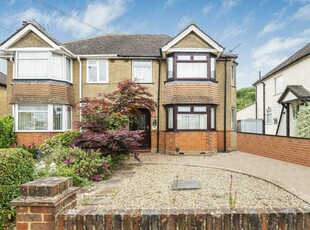 3 bedroom semi-detached house for sale in Woodside Way, Reading, RG2
