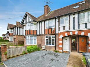 3 bedroom terraced house for sale in Gardenia Avenue, LUTON, Bedfordshire, LU3