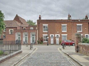 3 bedroom terraced house for sale in Old Commercial Road, Portsmouth, PO1