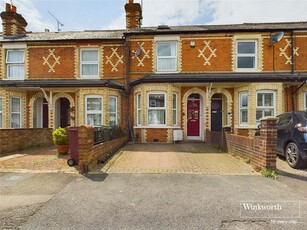 3 bedroom terraced house for sale in Washington Road, Caversham, Reading, RG4