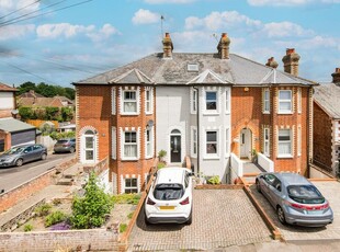 3 bedroom town house for sale in Hastings Road, Pembury, TN2