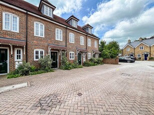 3 bedroom town house for sale in Ollivers Chase, Goring-By-Sea, Worthing, BN12