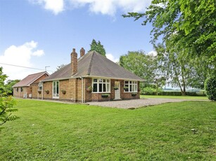 4 bedroom detached bungalow for sale in Foxwood Lane, Woodborough, Nottingham, NG14