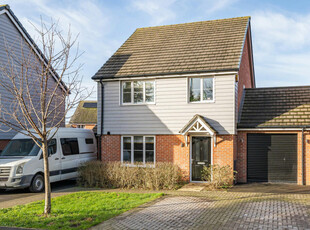 4 bedroom detached house for sale in Bowers Drive, Bursledon, Hampshire, SO31