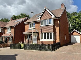 4 bedroom detached house for sale in Cleverley Rise, Bursledon, SO31