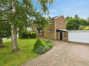 4 bedroom detached house for sale in Meadsway, Great Warley, Brentwood, Essex, CM13