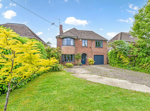 4 bedroom detached house for sale in Olivers Battery, WInchester, SO22