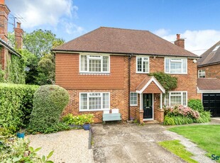 4 bedroom detached house for sale in Queen Eleanors Road, Guildford, Surrey, GU2