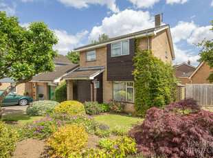 4 bedroom detached house for sale in The Ridings, Cringleford, NR4