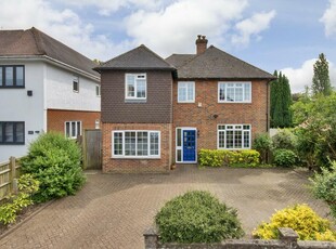 4 bedroom detached house for sale in Yew Tree Road, Southborough, TN4