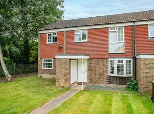4 bedroom end of terrace house for sale in Maplefield, Park Street, St. Albans, Hertfordshire, AL2