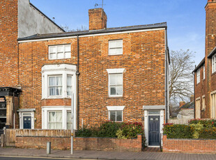 4 bedroom end of terrace house for sale in St. Clements Street, East Oxford, OX4