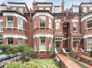 4 bedroom property for sale in Muswell Hill Road, London, N10