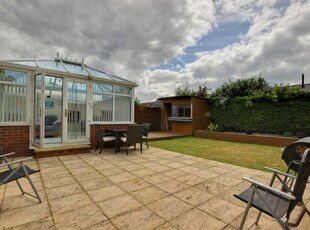 4 bedroom semi-detached bungalow for sale in Well Lane, Willerby, Hull, HU10