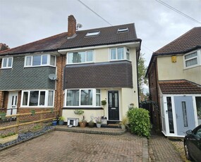 4 bedroom semi-detached house for sale in Barn Lane, Solihull, B92