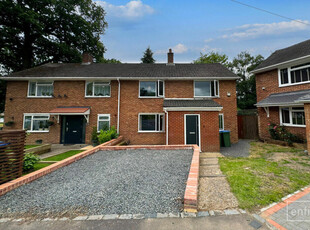 4 bedroom semi-detached house for sale in Cheriton Avenue, Southampton, SO18