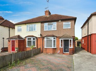 4 bedroom semi-detached house for sale in Farleigh Lane, Maidstone, ME16