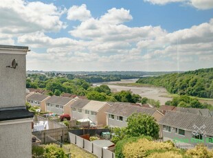 4 bedroom semi-detached house for sale in Lake View Drive, Holly Park, Plymouth, PL5