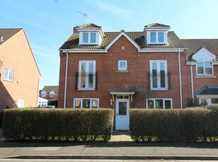 4 bedroom semi-detached house for sale in Reedland Way, Hampton Vale, Peterborough, PE7