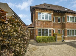 4 bedroom semi-detached house for sale in Sunderland Avenue, North Oxford, OX2