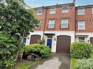 4 bedroom terraced house for sale in Courtlands Close, Edgbaston, B5