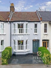 4 bedroom terraced house for sale in St. Thomas Road, Brentwood, CM14
