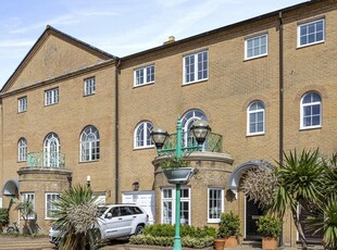 4 bedroom terraced house for sale in Trafalgar Gate, Brighton Marina Village, BN2