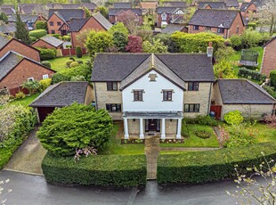 5 bedroom detached house for sale in Chartwell Gardens, Appleton, Warrington, WA4