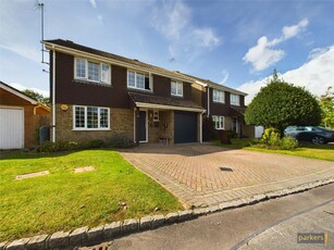 5 bedroom detached house for sale in Hambledon Close, Lower Earley, Reading, Berkshire, RG6