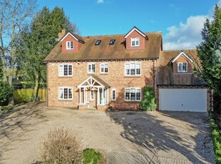 5 bedroom detached house for sale in Main Street, Calverton, Nottinghamshire, NG14 6LU, NG14