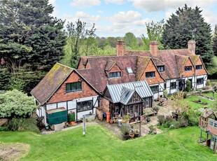 5 bedroom detached house for sale in Pincents Lane, Tilehurst, Reading, Berkshire, RG31