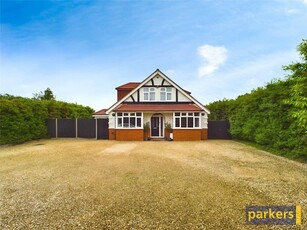 5 bedroom detached house for sale in Reading Road, Woodley, Reading, Berkshire, RG5