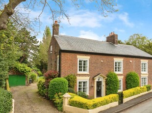 5 bedroom detached house for sale in Runcorn Road, Moore, Warrington, Cheshire, WA4