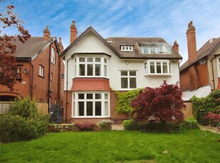 5 bedroom detached house for sale in Victoria Embankment, Nottingham, Nottinghamshire, NG2