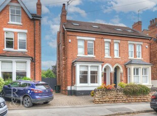 5 bedroom semi-detached house for sale in Chaworth Road, West Bridgford, Nottingham, NG2