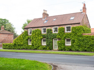 6 bedroom detached house for sale in Heslington, York, North Yorkshire, YO10
