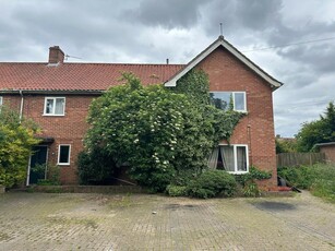 6 bedroom semi-detached house for sale in 186 North Walsham Road, Norwich, Norfolk NR6 7QW, NR6