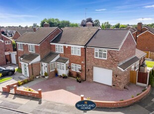 6 bedroom semi-detached house for sale in Chatsworth Rise, Styvechale, Coventry, CV3