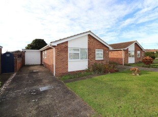 Bungalow to rent in Rochford Way, Walton On The Naze CO14