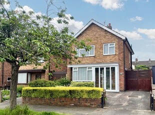 Detached house for sale in Shrewsbury Avenue, Leicester LE2
