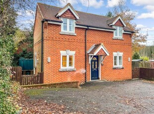 Detached house to rent in Ashford Hill Road, Ashford Hill, Thatcham RG19