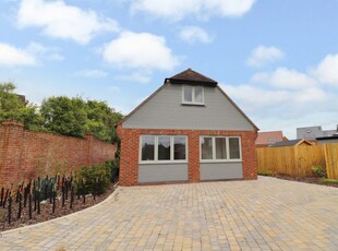 Detached house to rent in Mortimers Lane, Fair Oak, Eastleigh SO50