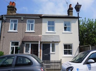 End terrace house to rent in Queens Road, Chislehurst BR7