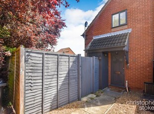 End terrace house to rent in Willowdene, Cheshunt, Waltham Cross, Hertfordshire EN8